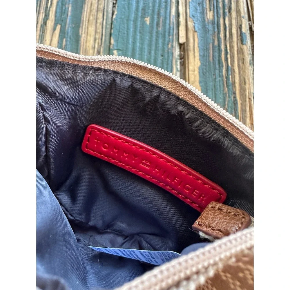 Tommy Hilfiger Monogram Jacquard Coin Purse Tan Cream Half Moon Zip‎ Pouch
